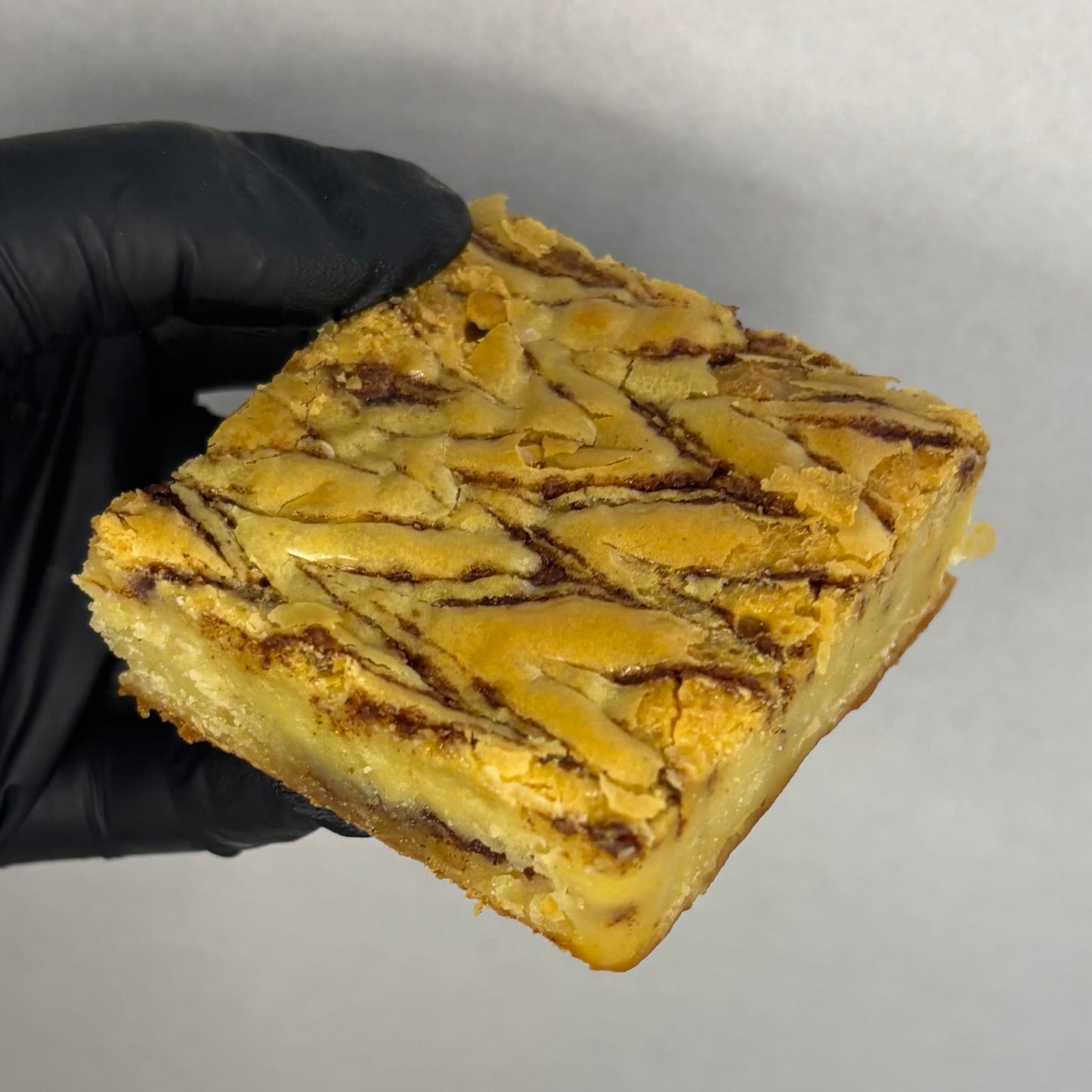 Cinnamon Bun Blondie